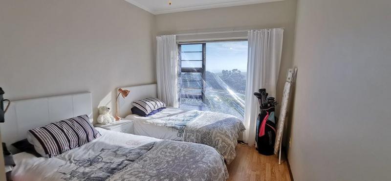 To Let 3 Bedroom Property for Rent in Mountainside Western Cape